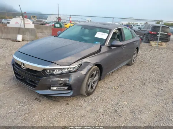 1HGCV1F4XJA004939 2018 HONDA ACCORD - Image 2