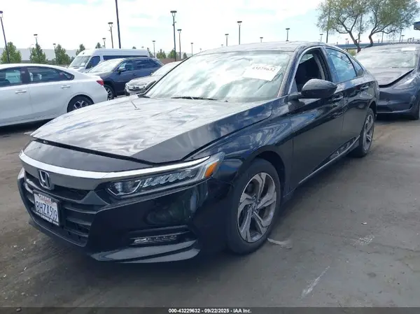 1HGCV1F4XJA013625 2018 HONDA ACCORD - Image 2