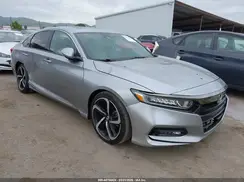 1HGCV1F4XJA084095 2018 HONDA ACCORD