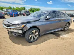 1HGCV1F4XJA092844 2018 HONDA ACCORD