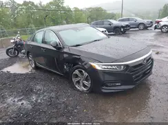 1HGCV1F4XJA199943 2018 HONDA ACCORD
