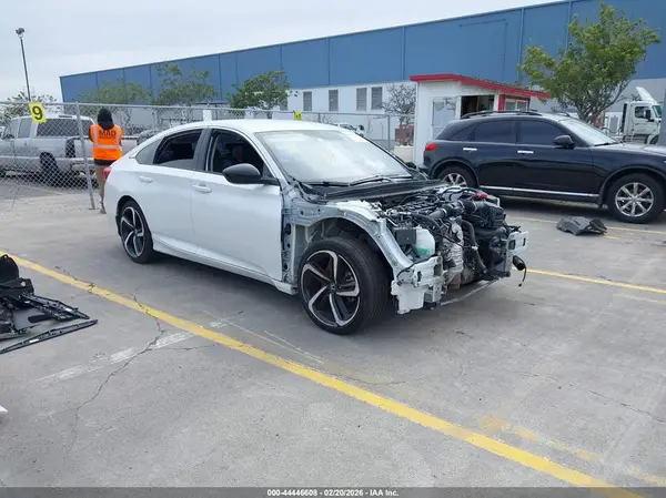 1HGCV1F4XNA070915 2022 HONDA ACCORD - Image 1