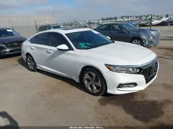 1HGCV1F52JA076386 2018 HONDA ACCORD