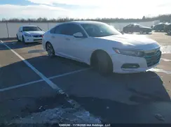 1HGCV1F52JA800738 2018 HONDA ACCORD
