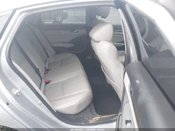 1HGCV1F53JA067826 2018 HONDA ACCORD - Image 8