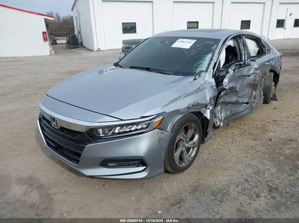 1HGCV1F54JA059878 2018 HONDA ACCORD - Image 2