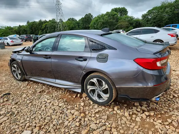 1HGCV1F55JA168513 2018 HONDA ACCORD - Image 2