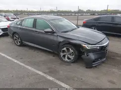 1HGCV1F56JA070686 2018 HONDA ACCORD