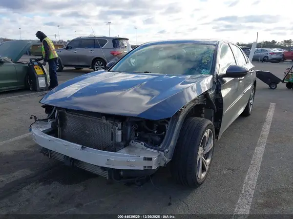 1HGCV1F56JA098164 2018 HONDA ACCORD - Image 2