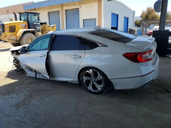 1HGCV1F56JA133883 2018 HONDA ACCORD - Image 2