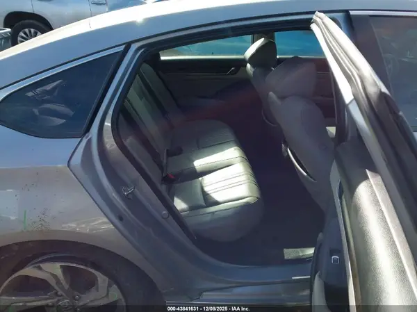1HGCV1F57JA103209 2018 HONDA ACCORD - Image 8