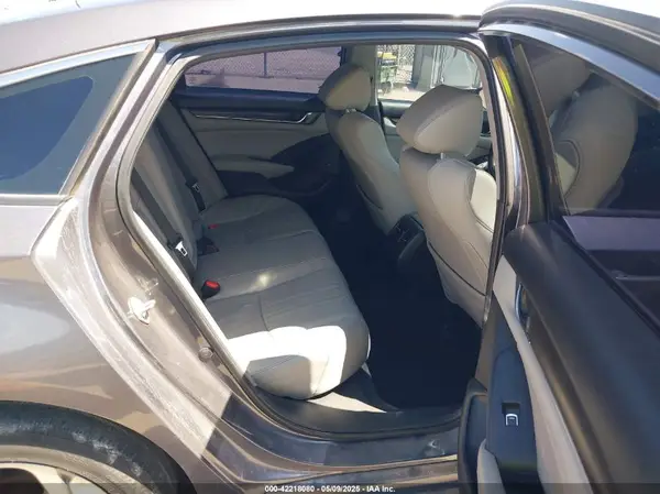1HGCV1F57JA111813 2018 HONDA ACCORD - Image 8
