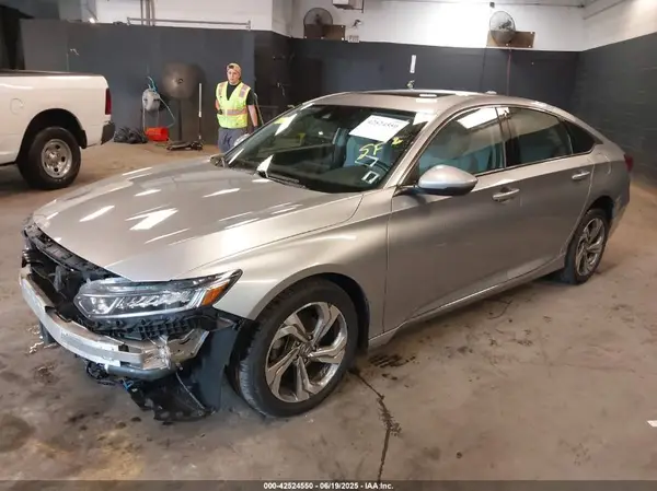 1HGCV1F57JA166052 2018 HONDA ACCORD - Image 2