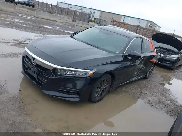 1HGCV1F57JA800525 2018 HONDA ACCORD - Image 2