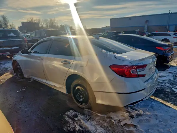 1HGCV1F58JA054067 2018 HONDA ACCORD - Image 2