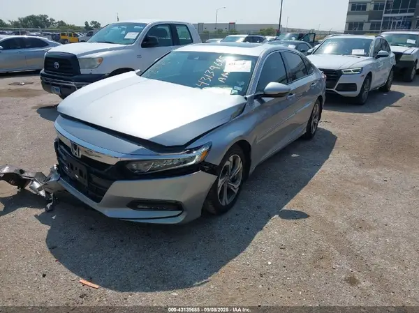 1HGCV1F58JA081107 2018 HONDA ACCORD - Image 2