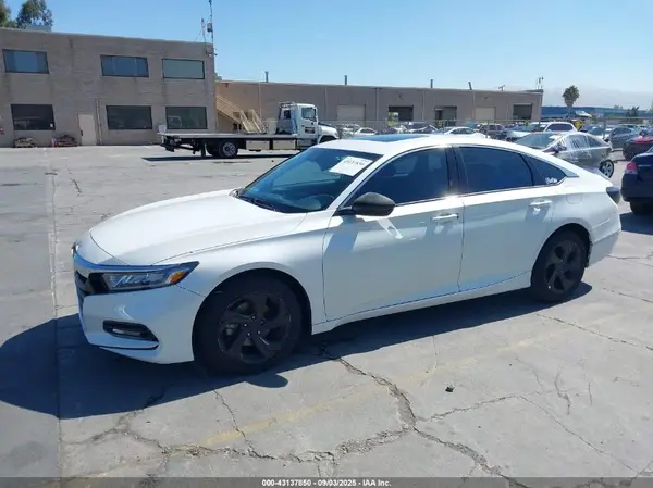 1HGCV1F58JA081897 2018 HONDA ACCORD - Image 2