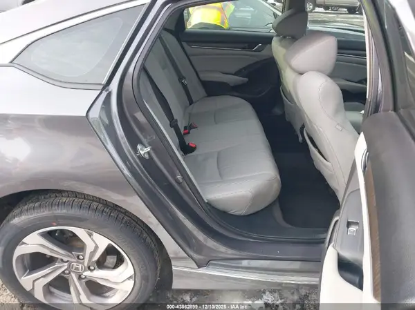 1HGCV1F5XJA011642 2018 HONDA ACCORD - Image 8