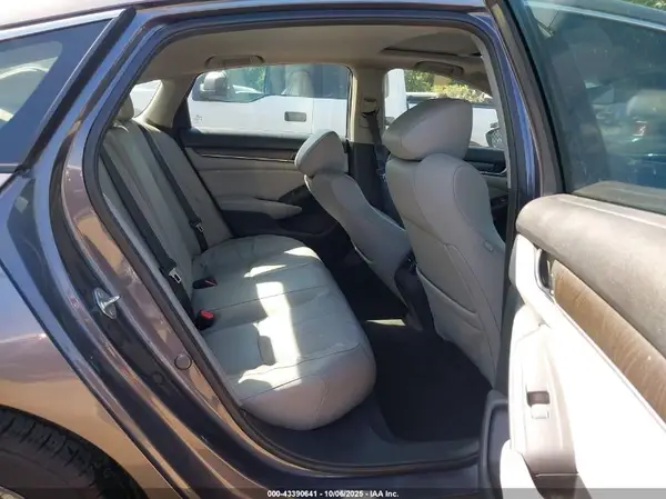 1HGCV1F5XJA055933 2018 HONDA ACCORD - Image 8