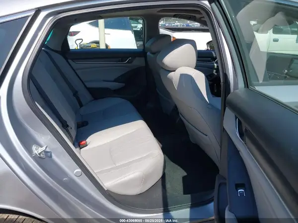 1HGCV1F5XJA068066 2018 HONDA ACCORD - Image 8