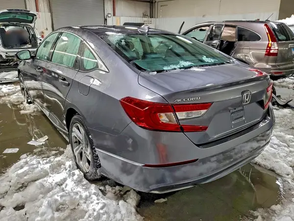 1HGCV1F62JA128852 2018 HONDA ACCORD - Image 2