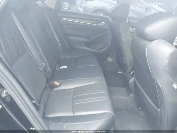 1HGCV1F63JA135776 2018 HONDA ACCORD - Image 8