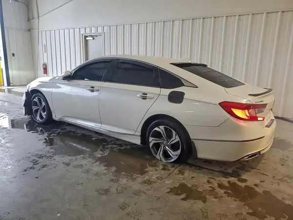 1HGCV1F68JA010224 2018 HONDA ACCORD - Image 2