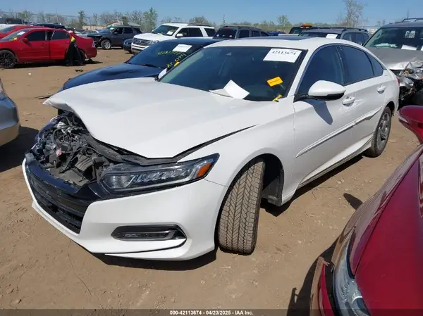 1HGCV1F68JA105852 2018 HONDA ACCORD - Image 2
