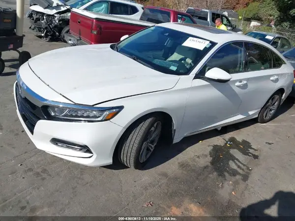 1HGCV1F68JA215140 2018 HONDA ACCORD - Image 2