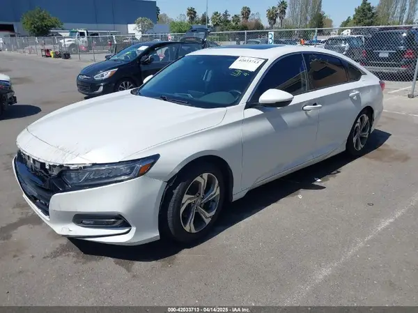 1HGCV1F6XJA068268 2018 HONDA ACCORD - Image 2