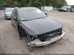 1HGCV1F6XJA131983 2018 HONDA ACCORD