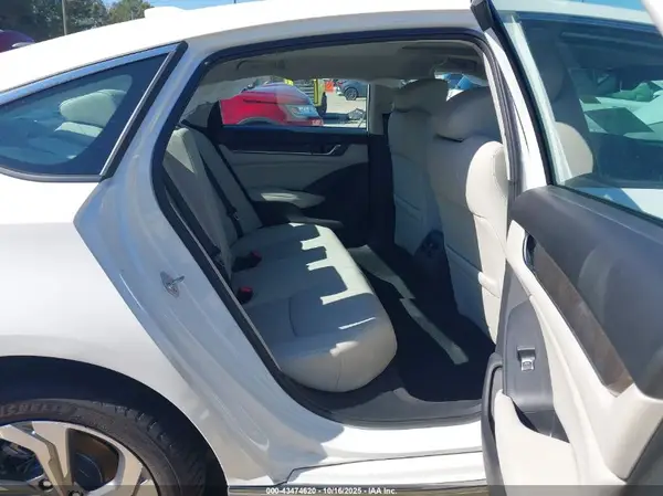 1HGCV1F6XJA215155 2018 HONDA ACCORD - Image 8