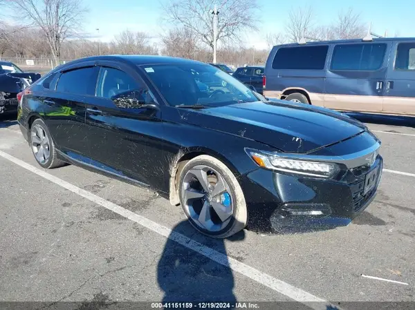 1HGCV1F90JA000538 2018 HONDA ACCORD - Image 1