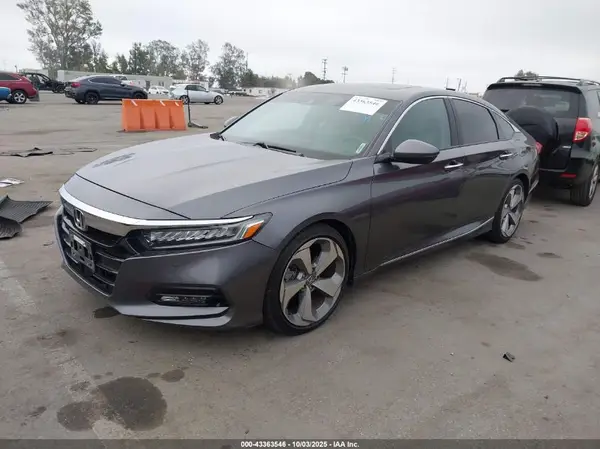 1HGCV1F90JA037668 2018 HONDA ACCORD - Image 2