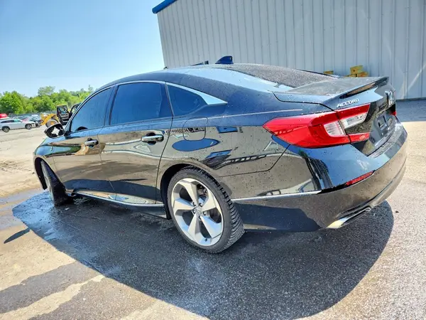 1HGCV1F90JA043647 2018 HONDA ACCORD - Image 2