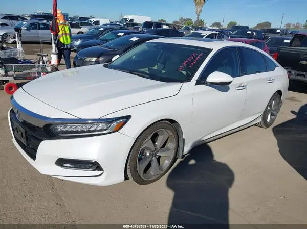 1HGCV1F90JA045706 2018 HONDA ACCORD - Image 2
