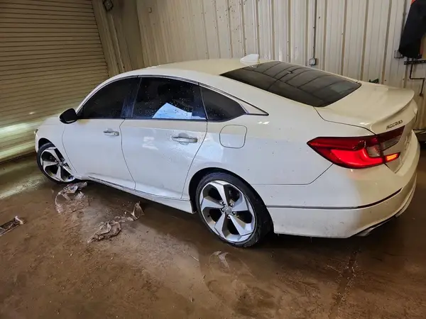 1HGCV1F90JA085574 2018 HONDA ACCORD - Image 2