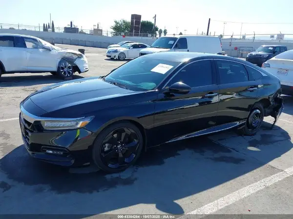 1HGCV1F90JA121876 2018 HONDA ACCORD - Image 2