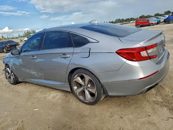 1HGCV1F90JA133218 2018 HONDA ACCORD - Image 2