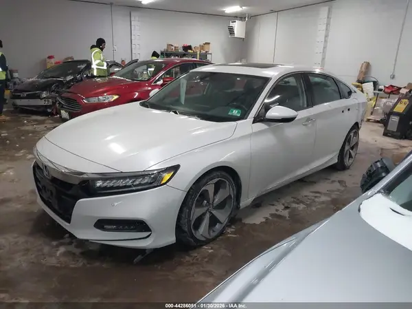 1HGCV1F91JA018675 2018 HONDA ACCORD - Image 2