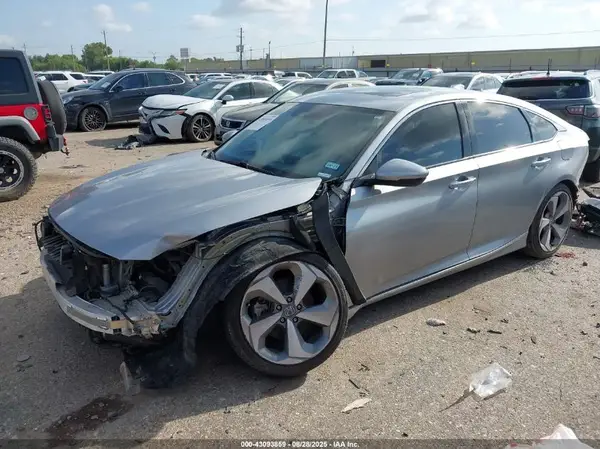 1HGCV1F91JA065883 2018 HONDA ACCORD - Image 2