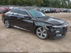 1HGCV1F92JA069988 2018 HONDA ACCORD