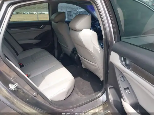 1HGCV1F92JA073717 2018 HONDA ACCORD - Image 8