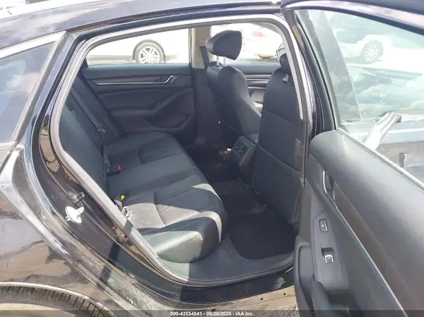 1HGCV1F92JA085060 2018 HONDA ACCORD - Image 8