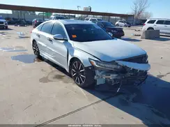 1HGCV1F92JA085589 2018 HONDA ACCORD
