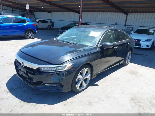 1HGCV1F92JA100821 2018 HONDA ACCORD - Image 2