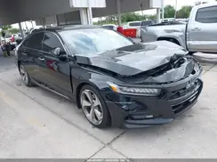 1HGCV1F92JA116596 2018 HONDA ACCORD