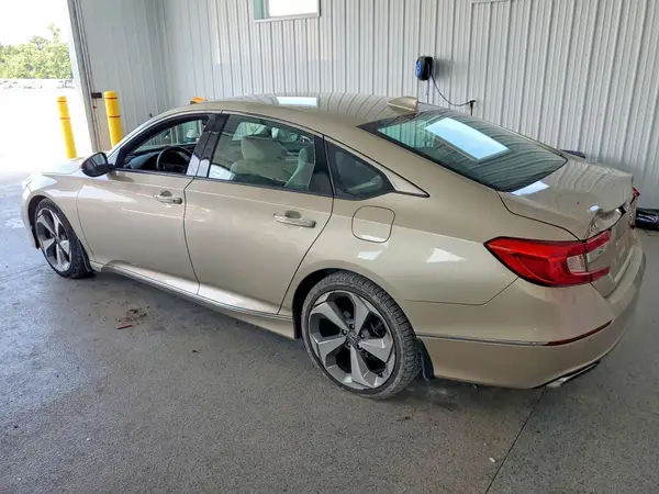 1HGCV1F92JA161778 2018 HONDA ACCORD - Image 2