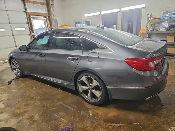 1HGCV1F93JA005197 2018 HONDA ACCORD - Image 2