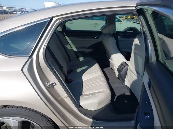 1HGCV1F93JA135402 2018 HONDA ACCORD - Image 8